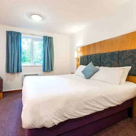V Lodge Manchester Middleton  Eksteriør billede